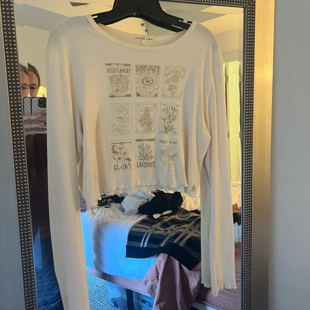 Urban Outfitters long sleeve graphic tee size Large